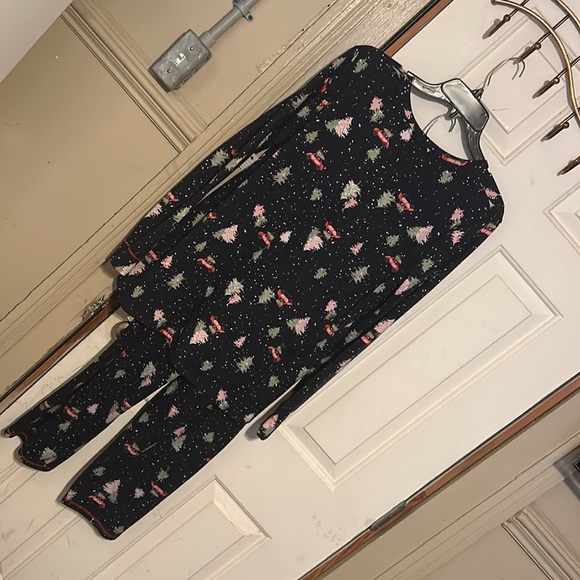 Cuddl Duds medium two piece pajamas set holiday (or not) - Picture 3 of 12